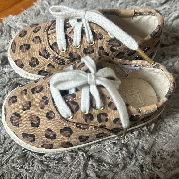 NWOB Animal Print Keds Crib Shoe.  Never worn! - Picture 2 of 5